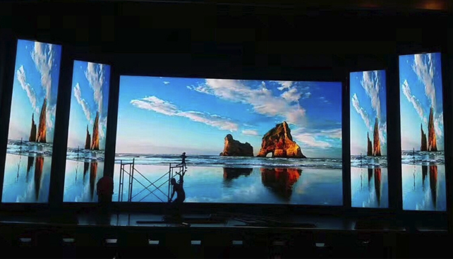 四川顯示屏維修:如何降低下雨天進(jìn)行LED顯示屏室外維修的風(fēng)險(xiǎn)？